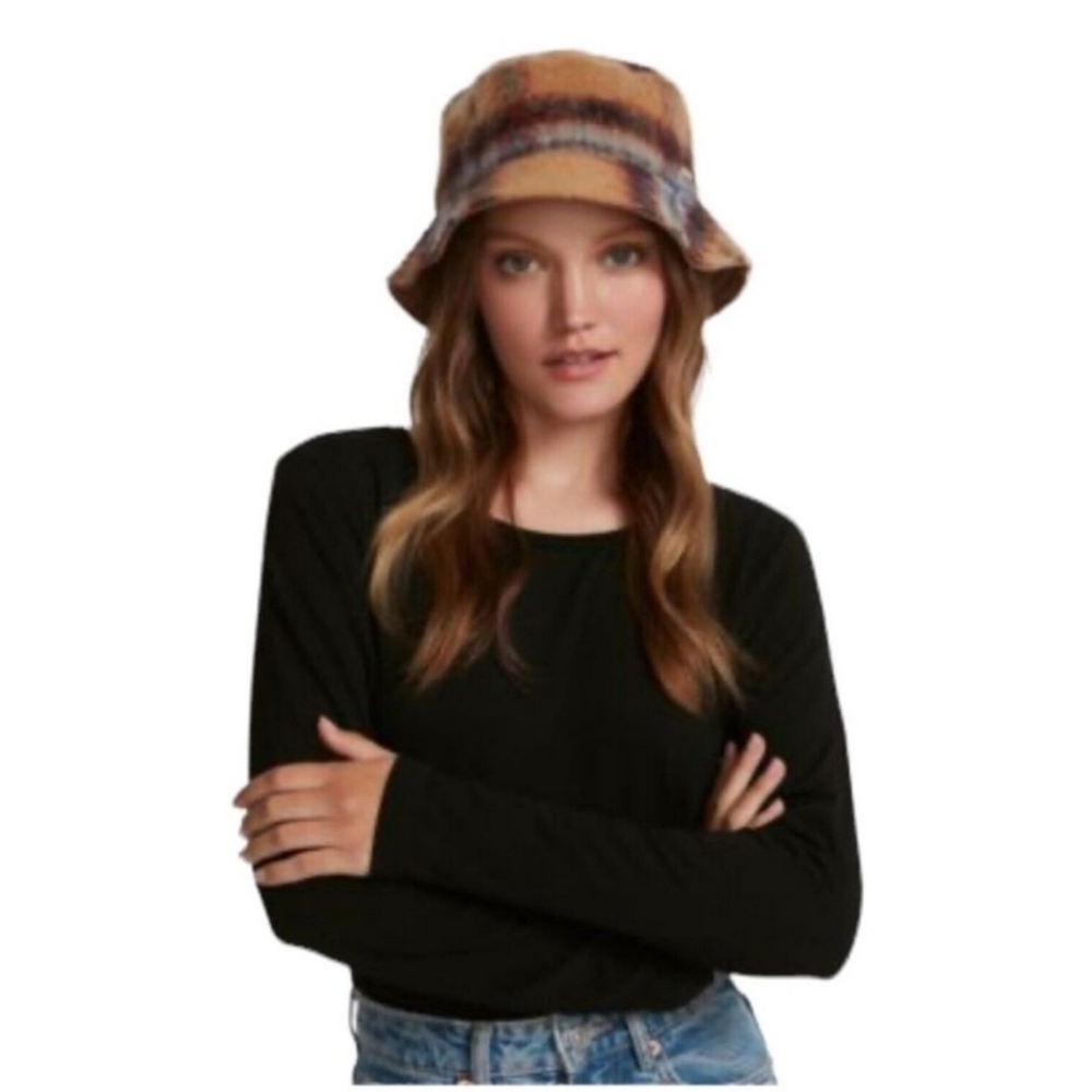 Steve Madden Wool Blend Bucket Hat One Size Plaid Cotton Lined Fuzzy Indie Fall